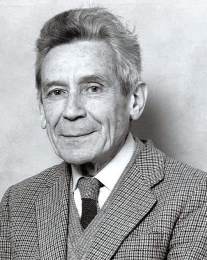 „Без тежње ка нечему вишем и лепшем, човеку нема живота. Па чак и онда, када је свестан немогућности нечега што би желео да оствари, он и даље верује у то. Kао што су хлеб и вода преко потребни за одржавање телесног живота, тако је идеал потребан за одржавање душевног живота