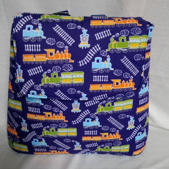 This gorgeous small sized backpack by Elizebeth Designs has been handmade in a train themed fabric and would be perfect for children 

Find this in their #ConsciousCrafties shop here consciouscrafties.com/handmade-gifts…

#SBS #SBSWinners #HandmadeGifts #HandmadeBags