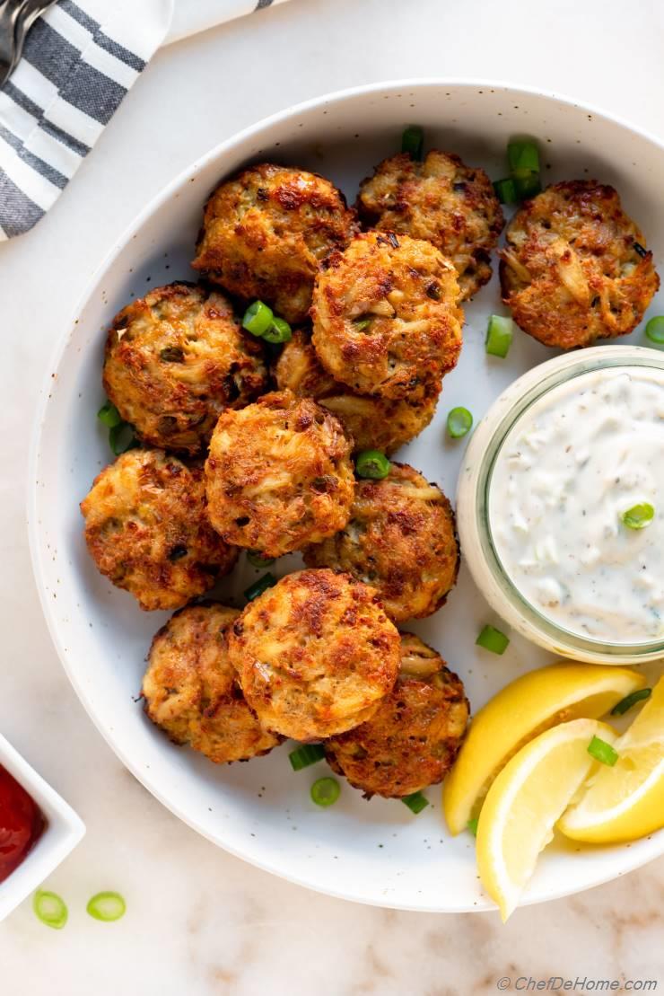 Baked Mini Crab Cakes
👉chefdehome.com/recipes/987/ba…

Savor the flavor with these baked mini Crab and Fish Cakes!  Ready in just 25 minutes, this muffin tin recipe guarantees easy elegance without the mess. Perfect appetizer for everyone to enjoy!  #EasyAppetizer #SeafoodDelight