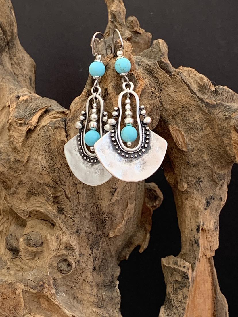 £14.35 via Etsy, Earrings Oriental Persian Folk Style with Turquoise, Ethnic, Bohemian, Black Silver, Unique Hooks, Hypoallergenic: etsy.com/uk/listing/162…

#turquoiseearrings #turquoisejewellery #blacksilver #earringsofgemstone #gemstoneearrings #bohemianearrings #festivaloutfit