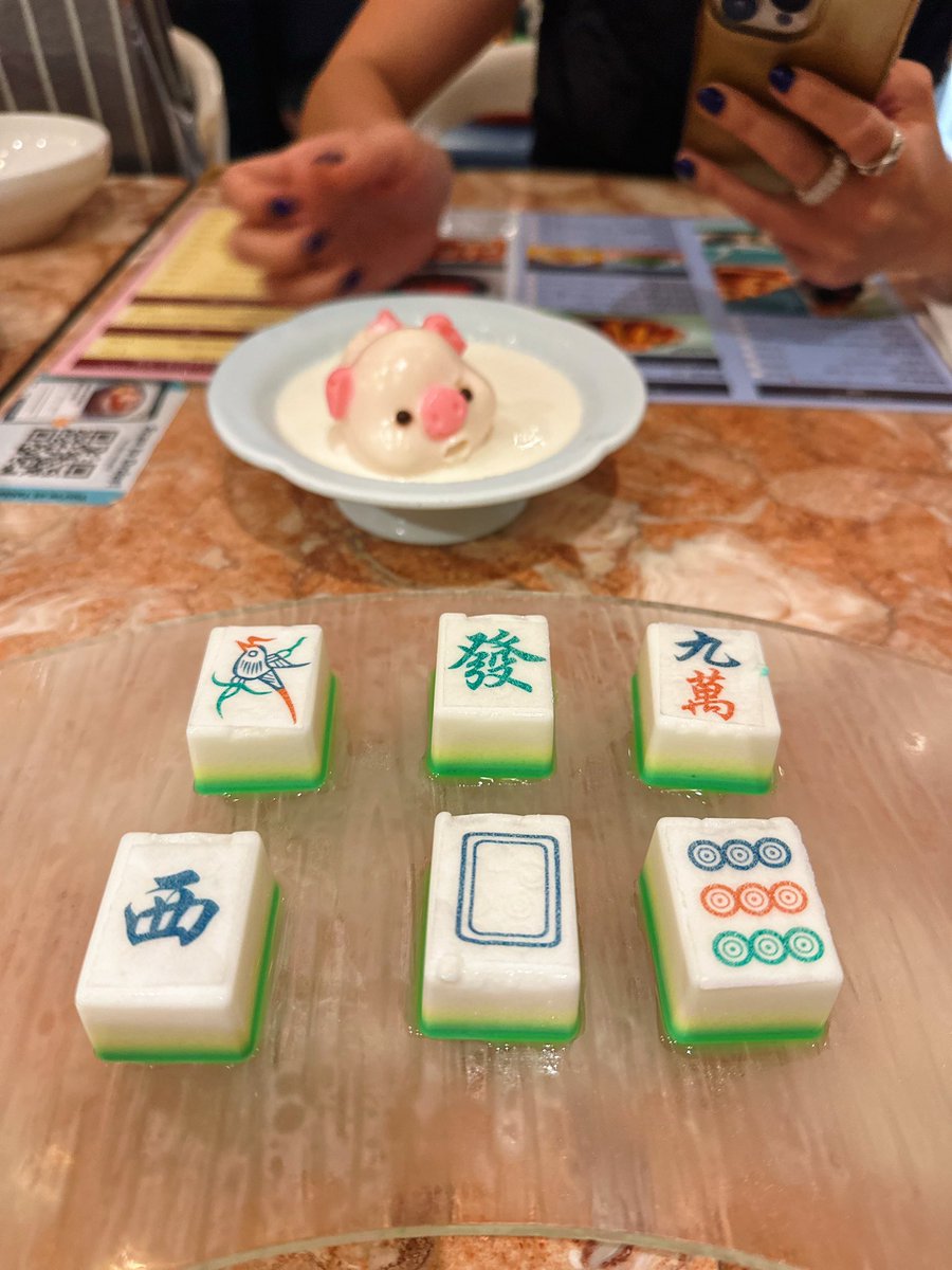 I came to this restaurant ONLY for their #MahJong jelly. How fitting to roll with LumLum, choreographer & dancer frm “Time Wastin” video. #ChineyMoney #thesocialplace