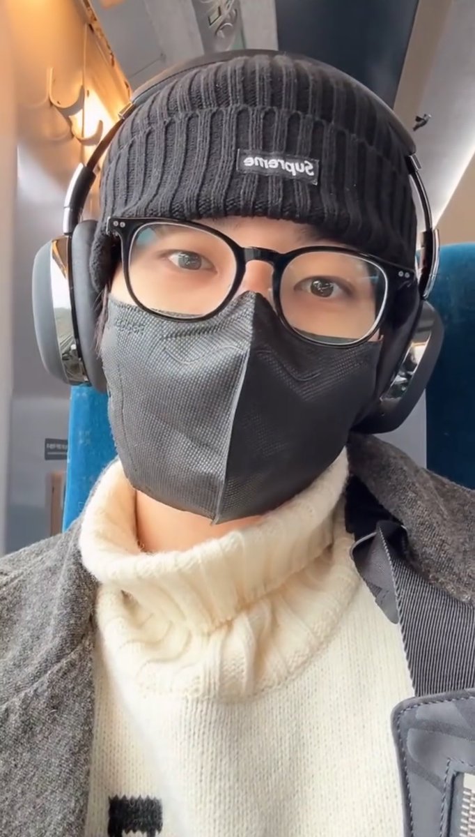 sounds_of_cheol's tweet photo. everyone_woo 🤎 https://t.co/INwI6JzUGL