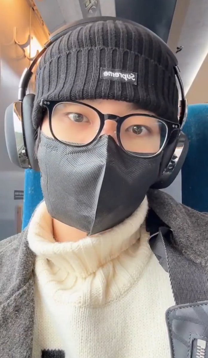 wonubliss's tweet photo. wonwoo 🥹😭🤍 https://t.co/nuMtVDGedV