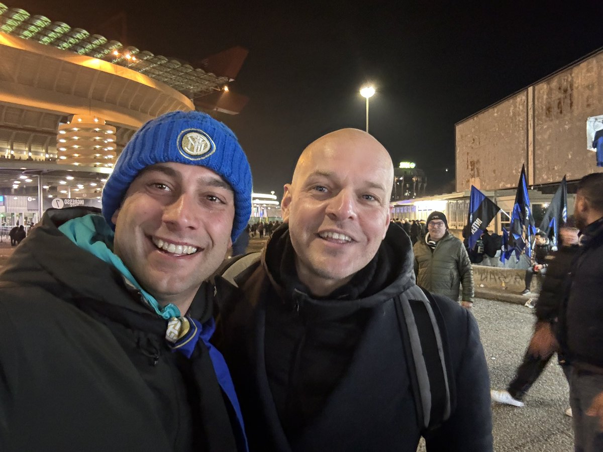 Francesco_Gala1's tweet photo. Con @FBiasin e i nostri visi falsamente distesi prima del match.

#InterJuventus https://t.co/8kqI9e7lzj