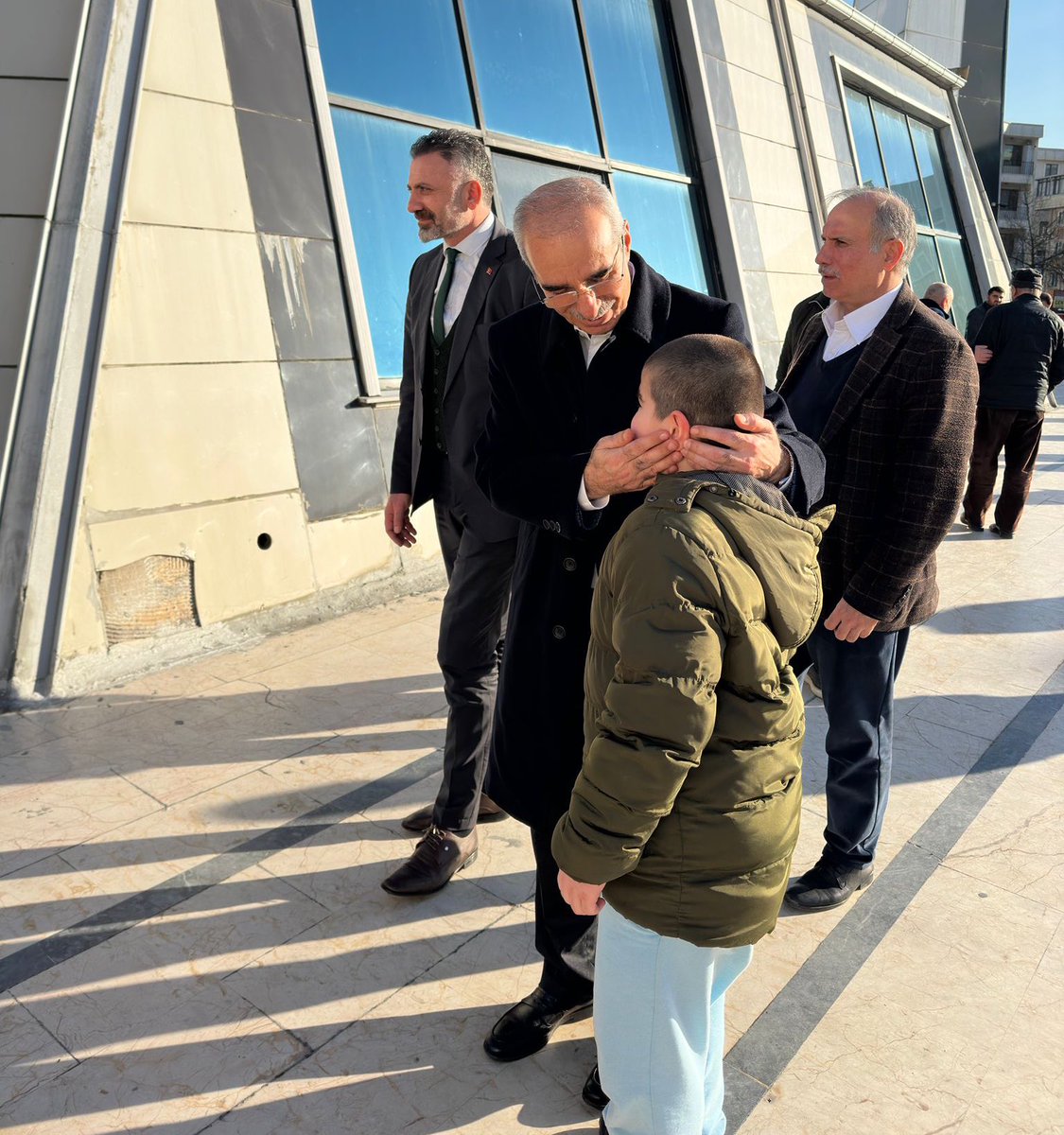 hamit_oncu's tweet photo. Sizlere sevgi, başarı ve huzur dolu bir hafta dilerim. Esenyurt'u daha güzel yarınlara taşımak adına birlikte çalışmak dileğiyle. Hayırlı haftalar. #yenidenesenyurt https://t.co/PdaA9tp5vq