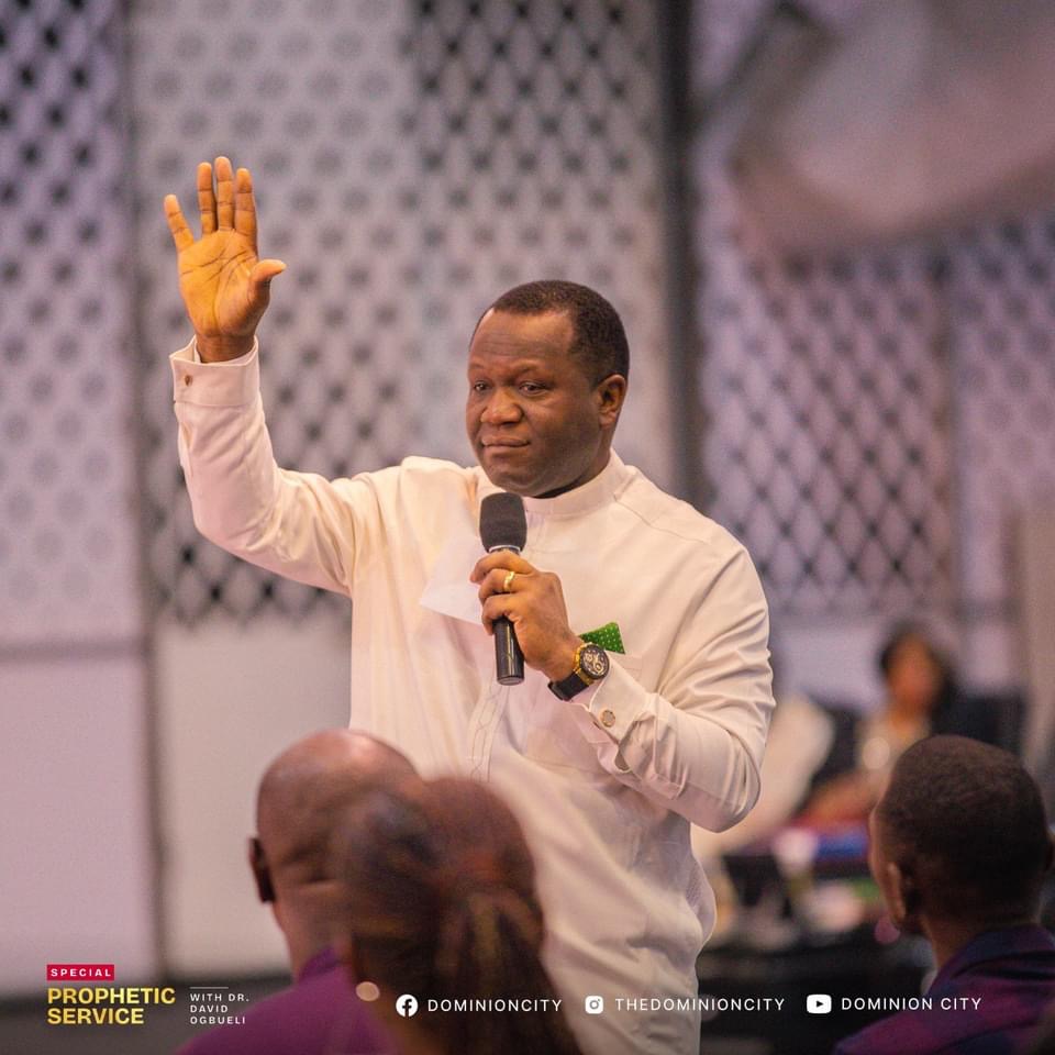 pstdavidogbueli's tweet image. Highlights from the Prophetic service.

#dominioncity #pastordavidogbueli #propheticprayers #healings #blessings #sundayservice #propheticservice #propheticmeeting