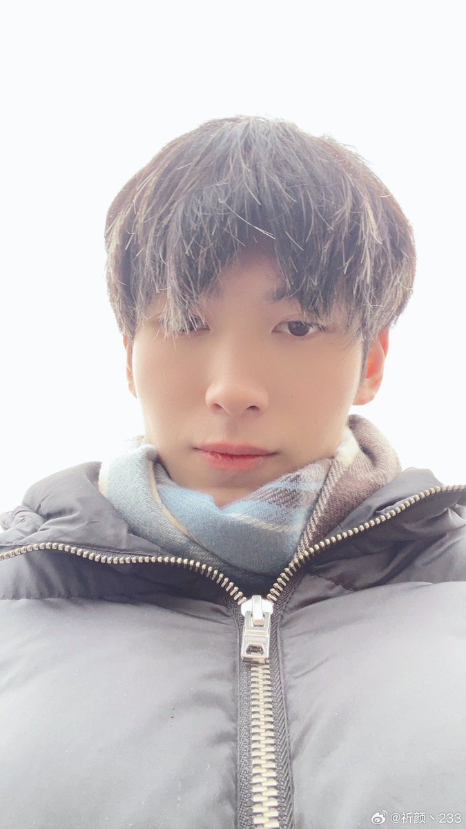 GG_Yan02's tweet photo. 新年、あけましておめでとう🥳
僕の写真に辰年の要素を加えてください🥰 https://t.co/JuoTZaNr9n
