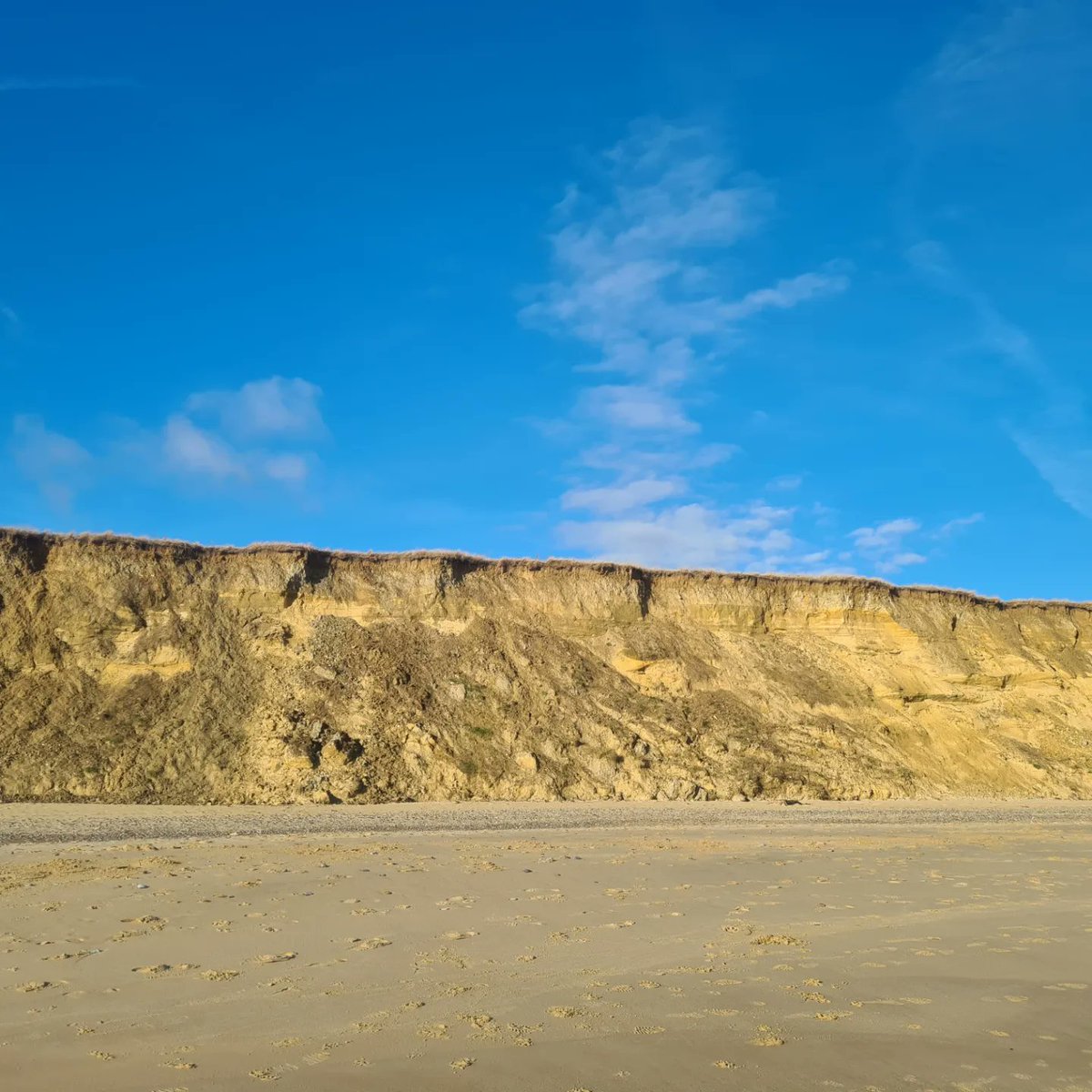 Glampsite is closed for winter my opportunity+ friends to enjoy beautiful beaches.Looking for a night or two getaway? considered glamping?
We offer site exclusivity/food packages = a relaxed getaway
Gather friends pack a bag
#glampinguk #summer2024 #getoutside #relaxtime #friends