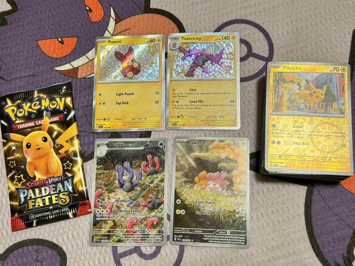 chirupippi025's tweet photo. @kinokos_shop さんから購入した
ミミッキュのエリトレ届きました🥰
オマケが最高すぎるしBOXローダーに入れてくれて梱包まで神😇✨
速攻開けたけどBOXはローダー入れて飾っとこ😘
SRナシ箱だったけどAR欲しかったところ2枚引けたから良し😘 https://t.co/Ibg77isCGI