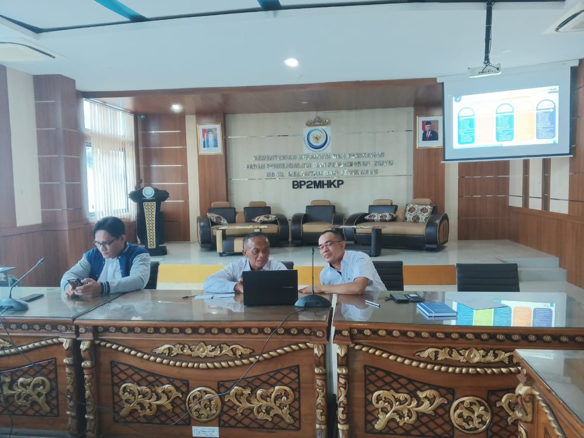 BPPMHKPLampung's tweet photo. 5/2 #RBKKPHebat #ZIBKIPMLAMPUNG Apel Pagi ini dipimpin Kepala BKIPM Lampung dan diikuti seluruh Pegawai di Aula Kantor BKIPM Lampung
#BPPMHKP
#25TahunKKP
#SailBeyondWithBlueEconomy
#2024KKPBeyond
#saktiwahyutrenggono https://t.co/93TYxTUghT