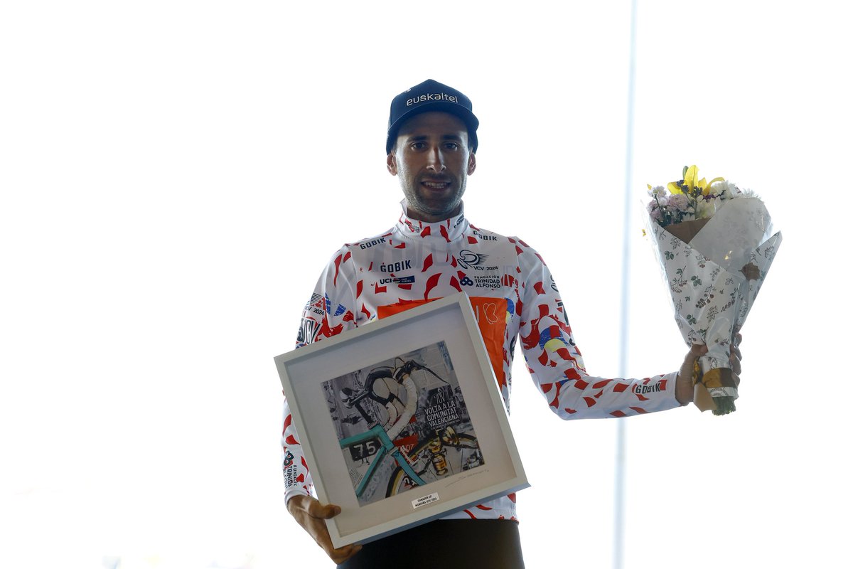 Mikel Bizkarra (@mikelbizkarra) on Twitter photo KOM jersey🤣💪.
Urteko lehen lasterketa eta lehen podiuma. Eskerrik asko taldekide guztiei laguntzagatik🙌🙌.
Primera carrera del año y primer podium del año en <a href="/VueltaCV/">Volta a la Comunitat Valenciana - VCV</a>. Muchas gracias a todo <a href="/euskaltelteam/">Euskaltel Euskadi Team</a> por la ayuda🙌🙌.
📸 <a href="/SprintCycling/">SprintCycling</a> KOM jersey🤣💪.
Urteko lehen lasterketa eta lehen podiuma. Eskerrik asko taldekide guztiei laguntzagatik🙌🙌.
Primera carrera del año y primer podium del año en <a href="/VueltaCV/">Volta a la Comunitat Valenciana - VCV</a>. Muchas gracias a todo <a href="/euskaltelteam/">Euskaltel Euskadi Team</a> por la ayuda🙌🙌.
📸 <a href="/SprintCycling/">SprintCycling</a>
