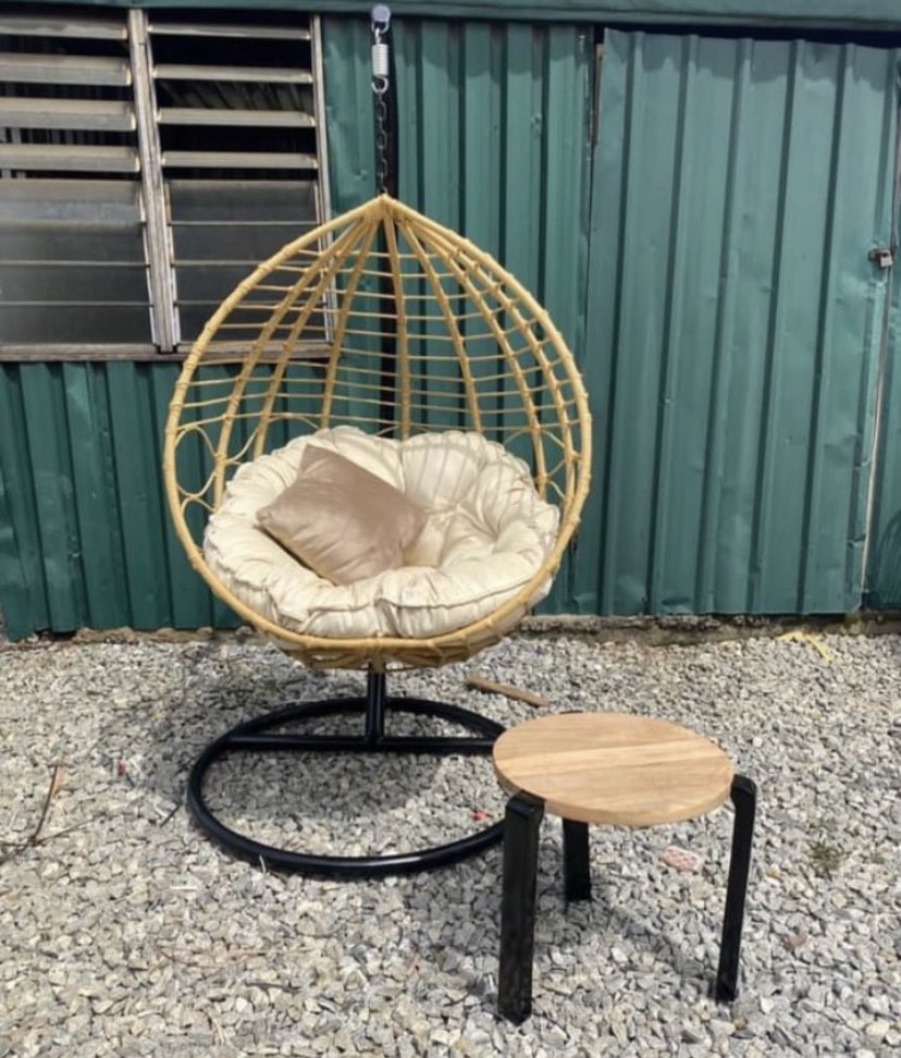 RattanChairs's tweet photo. Happy new week everyone, kindly patronize me this week 
I sell rattan chairs. Available on preorder and I also make product customization. 100% handcrafted in Nigeria, Kindly retweet  if this pop on your timeline 

Price: 200,000 Naira each

Location: Abuja
Nationwide delivery https://t.co/7Qvl4qn5f2