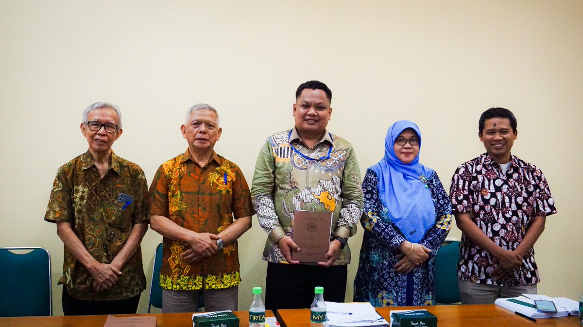 Telah dilaksanakan seminar hasil disertasi atas nama Reno Diqqi Algazali. Pada Senin, 2 Februari 2024 di Ruang Sidang Doktor.

Kami ucapkan selamat dan sukses atas pencapaiannya.