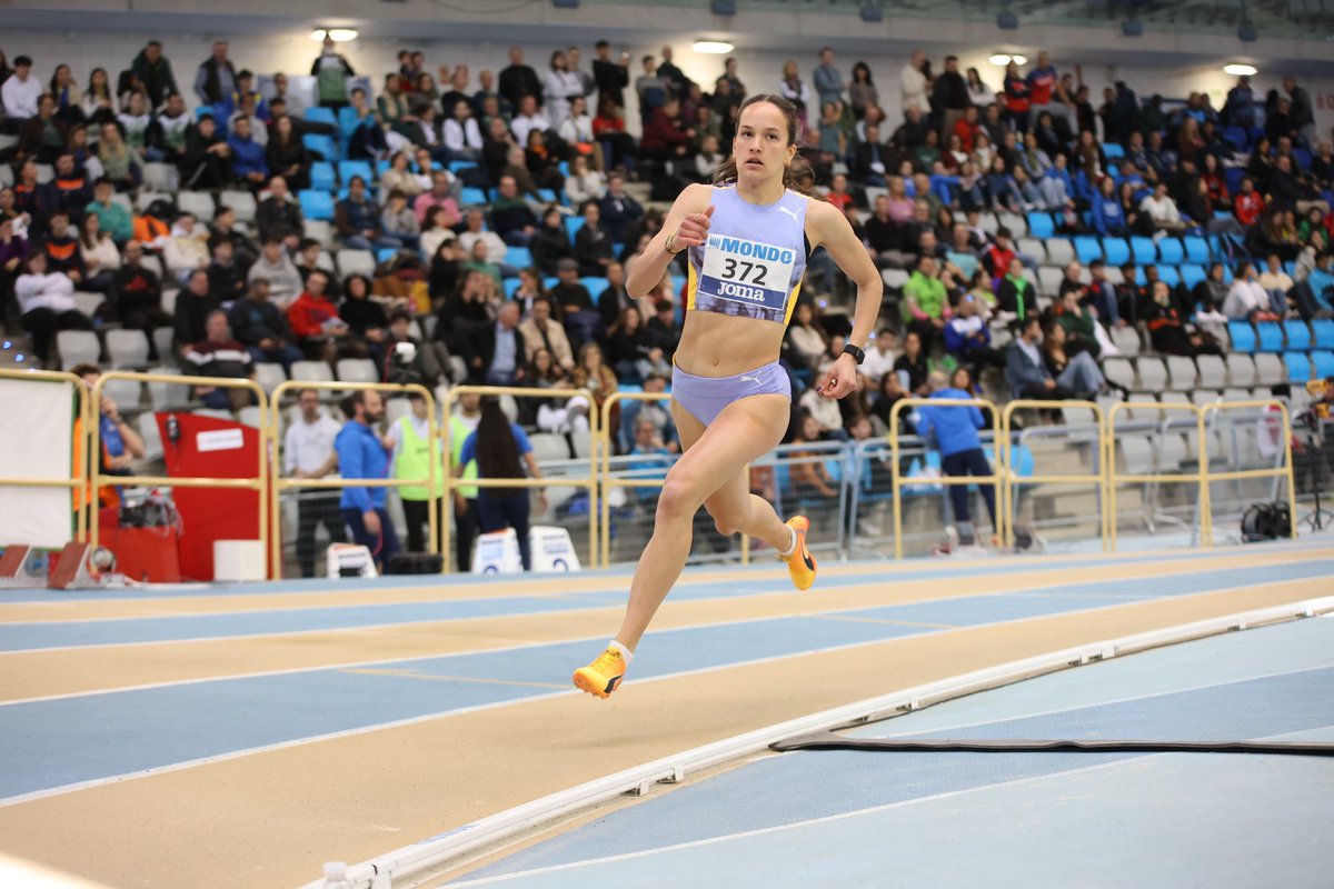 Campionat d’Espanya sub23 Short Track Antequera on Berta Segura @bertaseguura aconsegueix la medalla de bronce 🥉en els 400m amb una marca de 53,91. 🏃‍♀️@ivanespilez