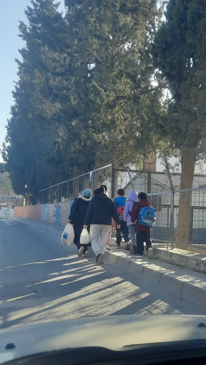 akbulutomer's tweet photo. 1201 sokak Naldöken Mahallesi Sağlıkocağı yolu içler acısı. İlla bi insana araba çartıktan sonramı kaldırımlar düzenlenecek.Sayın  Yetkililer kaldırımların acil genişletilmesini istiyoruz.. @izmirhim @bornovabld @drmustafaidug35 https://t.co/L3DBqi8OXU