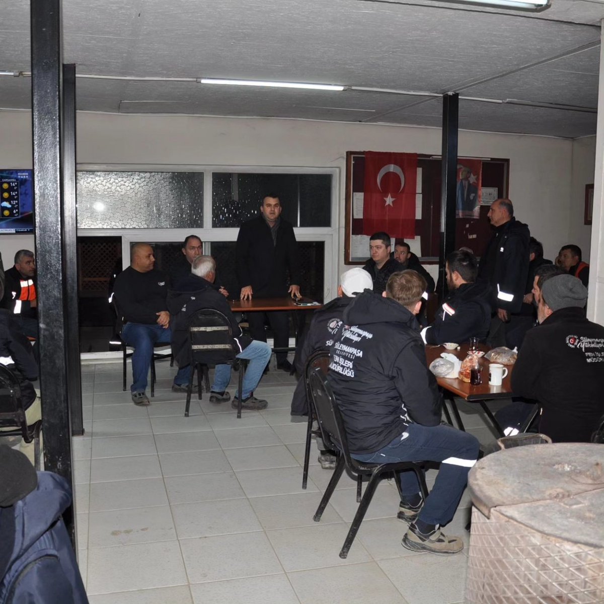 VolkanNallar's tweet photo. Sabah programımızda İlçe Başkanımız Ali Engin ile beraber Süleymanpaşa Belediyesi Fen İşleri Müdürlüğünü ziyaret ettik.

Misafirperverlikleriden dolayı tüm çalışanlarımıza ve Müdürlerimize teşekkür ediyorum. https://t.co/qlwMe1oGnt