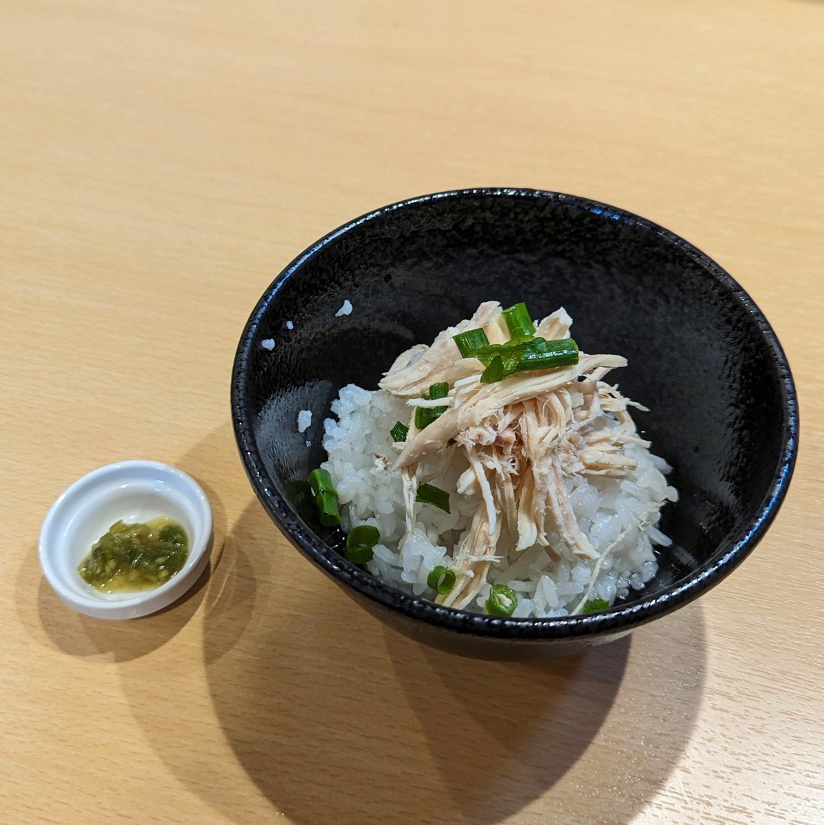 huwa_149's tweet photo. らぁ麺 なか川（三重・四日市市日永）
@RAMENnakagawa

⁡✔ 特製醤油らぁ麺
✔ 鶏茶漬け

#らぁ麺なか川
#ラーメン #醤油ラーメン #鶏清湯 #貝出汁  #まぜそば #ramen #noodles #foodporn
#三重 #四日市 #日永カヨー https://t.co/GNWikWs4t8