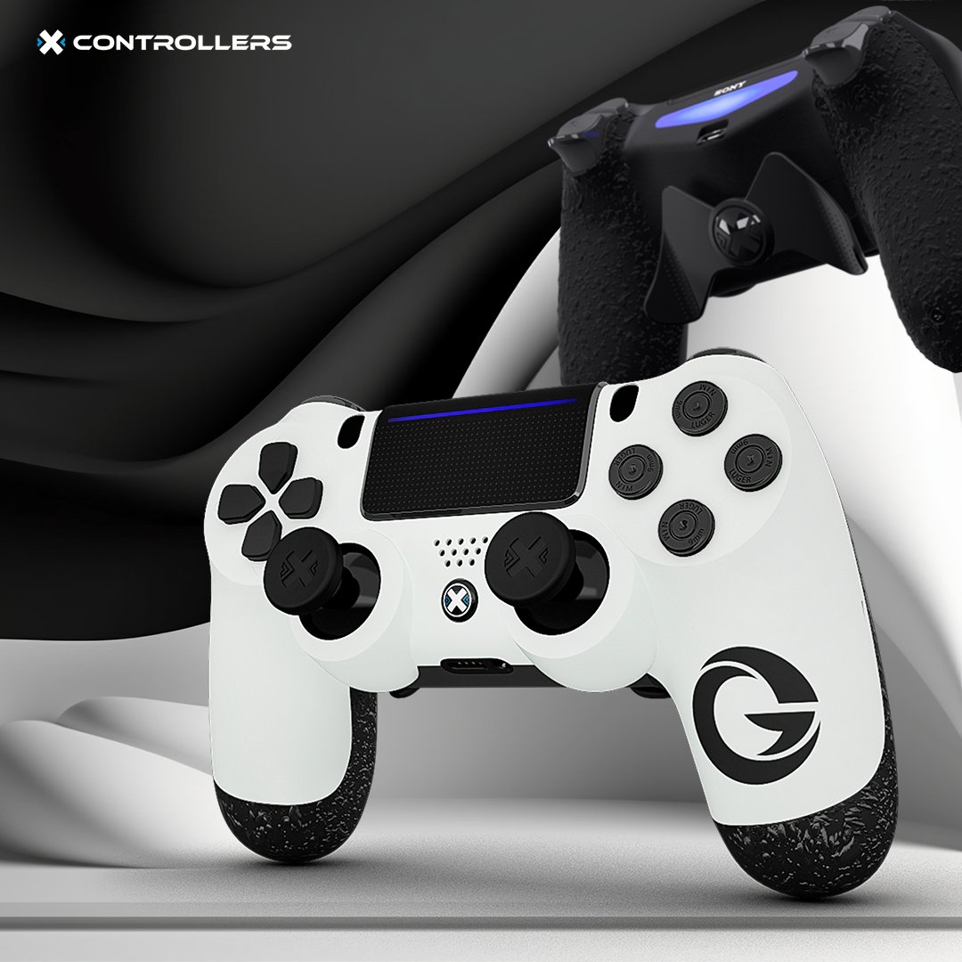 X_Controllers's tweet photo. ¡FELIZ LUNES!🔥🔝 Arrancamos la semana  con un mando de lo más elegante👏👏 ¿Os gustan los mandos en blanco y negro?

#xcontrollers #mandospersonalizados #gaming #ps4 #ps5 #xdesign #xpro #xc #xchairs https://t.co/NtkfKZsTPg
