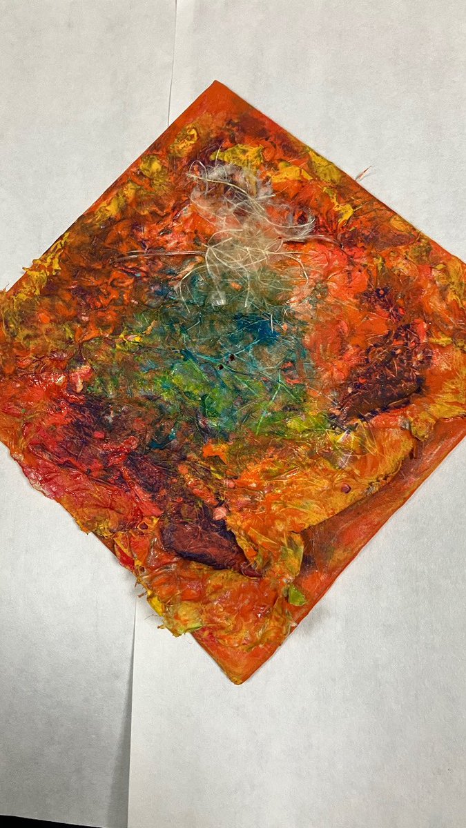 YumikoS10's tweet image. swimmy
2.9から始まるアトリエ三月@yh_sangatsuのグループ展に出品します。
和紙を中心の作品と流木を中心の作品の2点を出品します。
　写真は裏側になって見えなくなってしまう部分と流木をわけていただいた静岡県沼津流木の森の様子。
＠dragontamasan

#アトリエ三月
#swimmy
#グループ展
#大阪