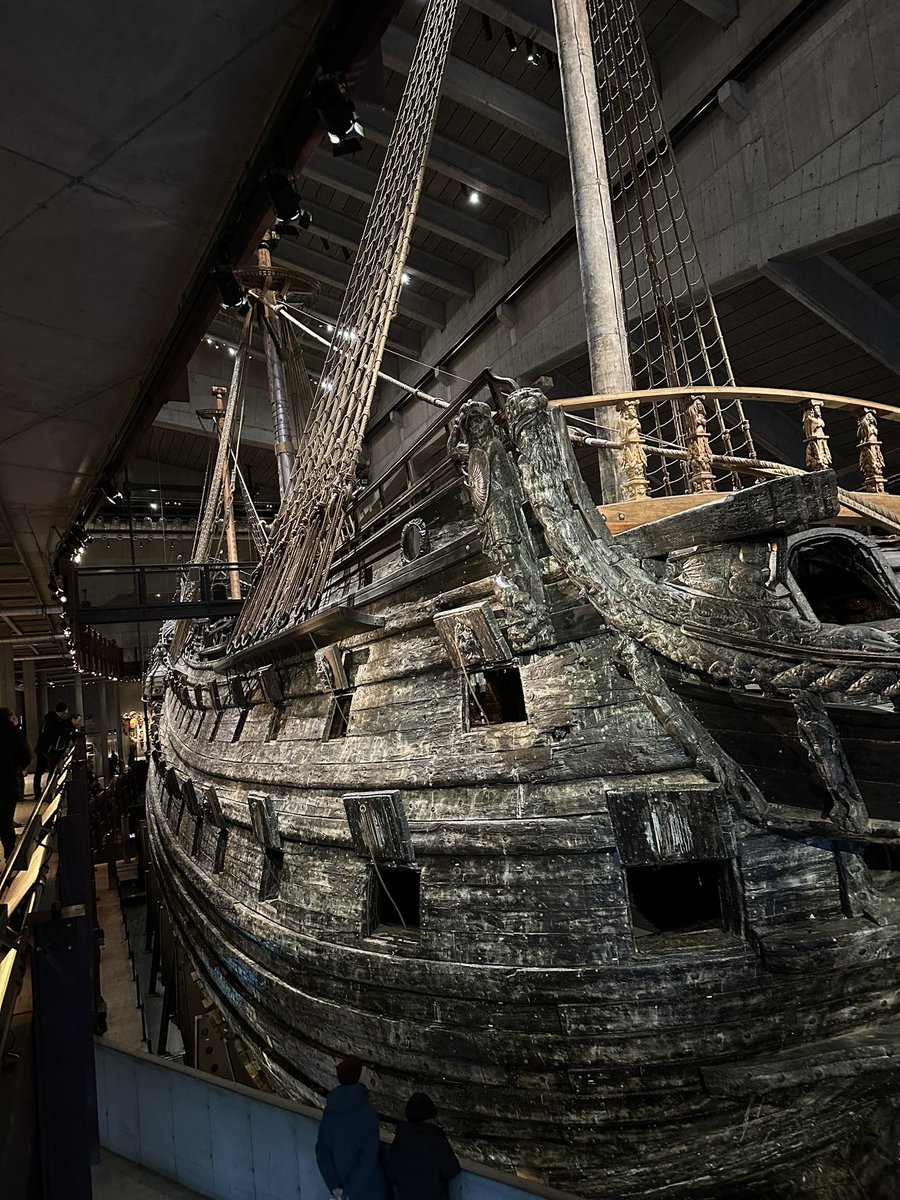 Today's the first day of #Jfokus2024.  

Yesterday was already awesome, thanks <a href="/JFokus/">Jfokus</a> crew for taking us to the Vasa museum. 

From now on, we're going back to the future of Java ☕, Java frameworks 🔩and generative AI 🎁

Looking forward to three days learning with friends 🫂