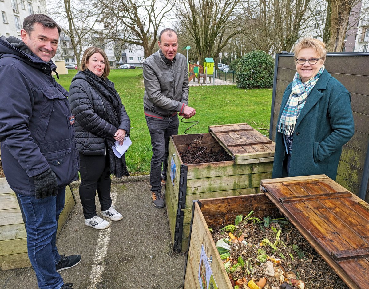 La réduction des déchets est une priorité! Les collectivités ont l’obligation de proposer aux habitants des dispositifs permettant le tri des biodéchets à la source. Aires de compostage partagées, vente de composteurs à prix réduit, voici nos solutions : ow.ly/WtEP50QxQi7