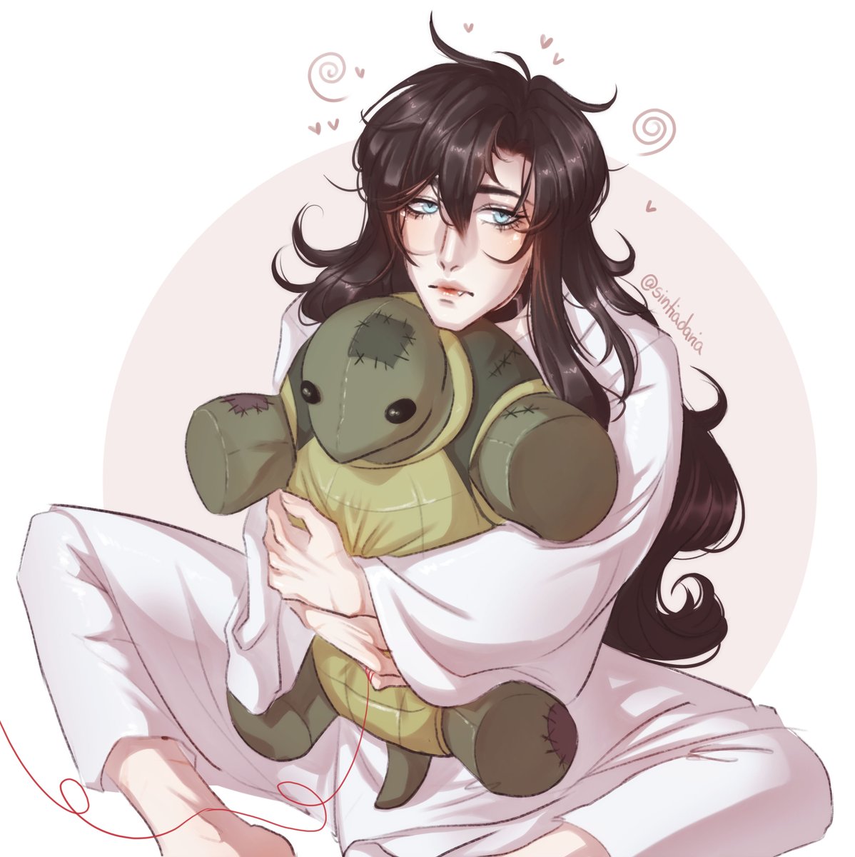 sintiadaria's tweet photo. Stepdad is very focused on patching up Wangba's Army mascot plushie. I wonder for who...🖤💙
#ximang #RemnantsOfFilth #余污 #yuwu https://t.co/qeSpceYI3C