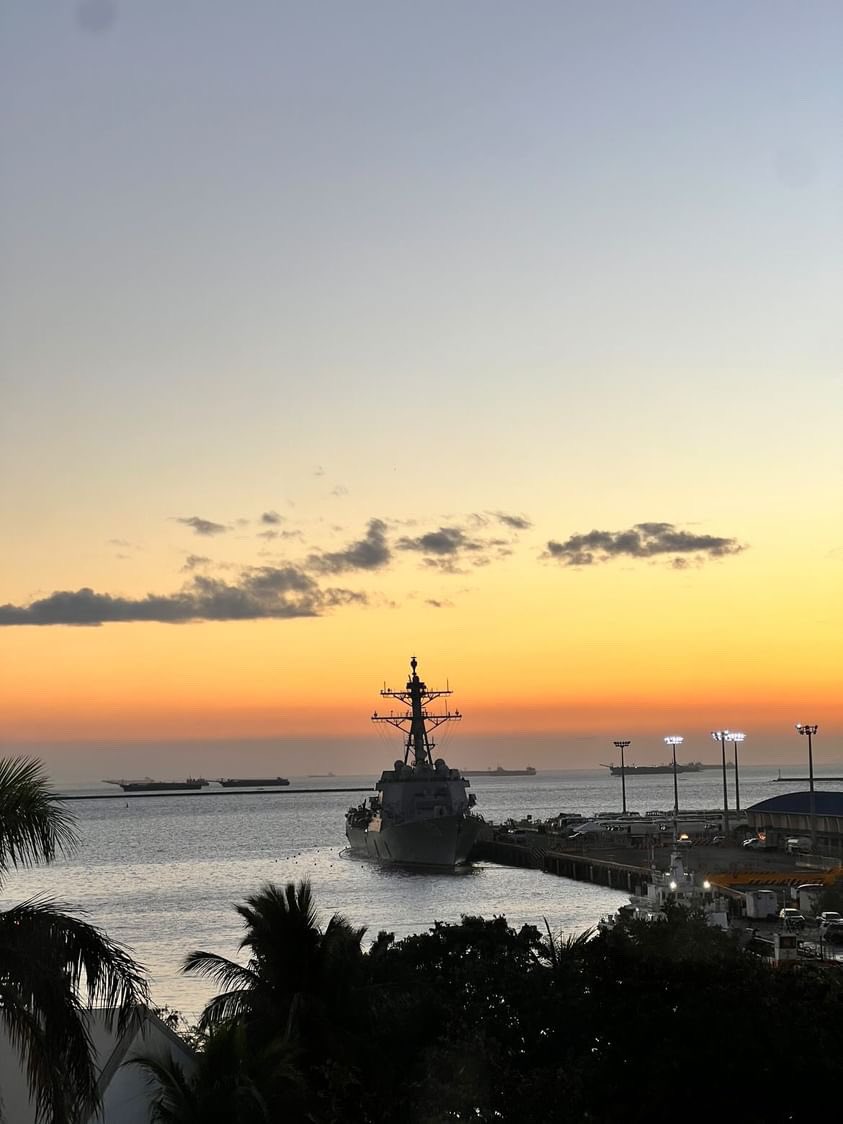 USS John Finn (DDG 113) Arleigh Burke-class Flight IIA guided missile destroyer in Manila, Philippines - February 4, 2024 #USSJohnFinn #ddg113

SRC: anonymous