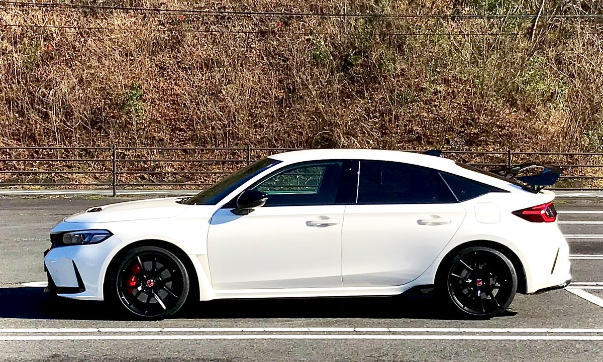 aki211rock's tweet photo. #男は黙って真横写真
#honda #civictyper
#ホンダ好きと繋がりたい
#シビック好きと繋がりたい
#シビック乗りと繋がりたい
#ホンダ #シビックタイプr #fl5
#チャンピオンシップホワイト
#hondacivic #hondajp
#runforever
#ホンダハート
#ThePowerOfDreams
#powerdbyHONDA https://t.co/RsDlD96KIM