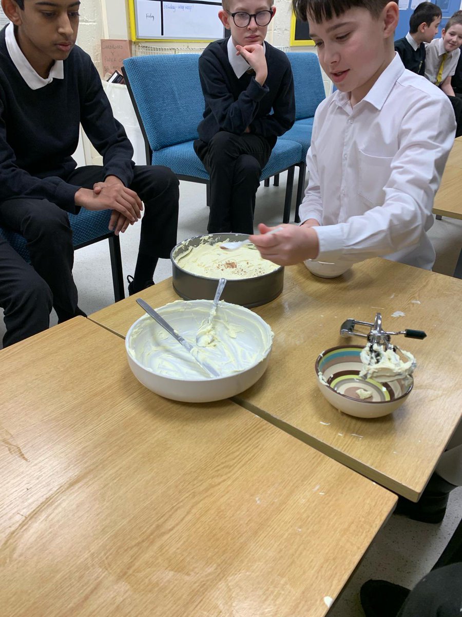 EWOcarronshore's tweet photo. Miss Gibson’s group made no cook cheesecake today at BEE time. I’m hoping they have some leftovers. #BEEtime #Article31 @carronshoreps https://t.co/SRCC2EwU9X