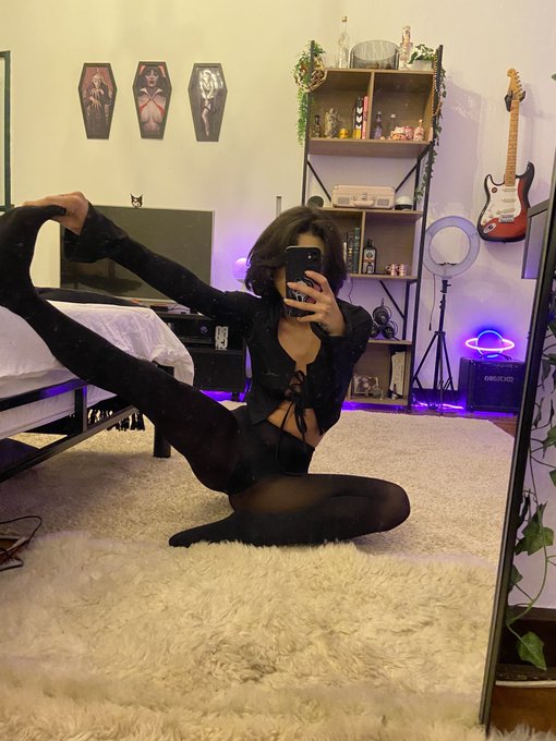 Watch morgana ♱'s leaked NSFW photo on TwXstars