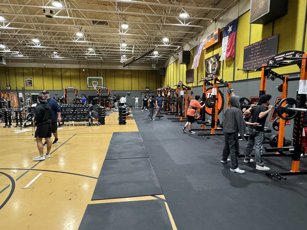 KC Powerlifting tweet media
