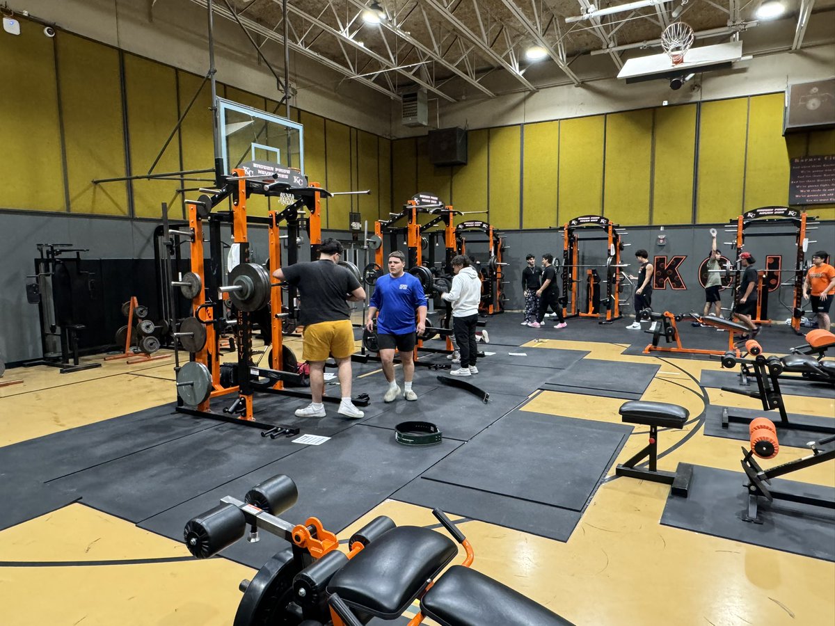 KC Powerlifting tweet media