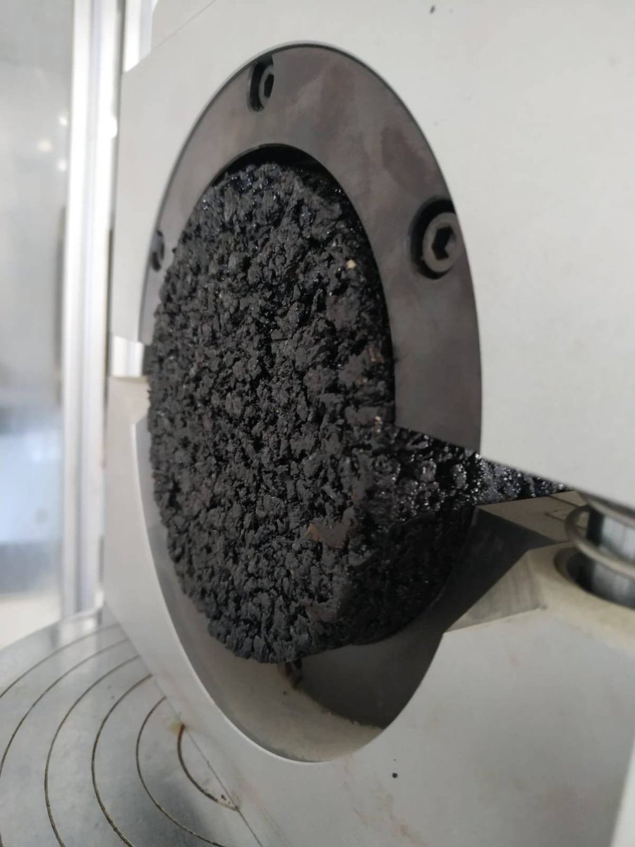 PADECASA's tweet photo. En el marco del proyecto #ASFALTHIN investigamos la adaptación de las mezclas bituminosas en caliente ultradelgadas #AUTL a los materiales locales existentes en España.
🗂️ ¡Os lo contamos en: https://t.co/L4qhjzJHJs https://t.co/RumLOZheZa