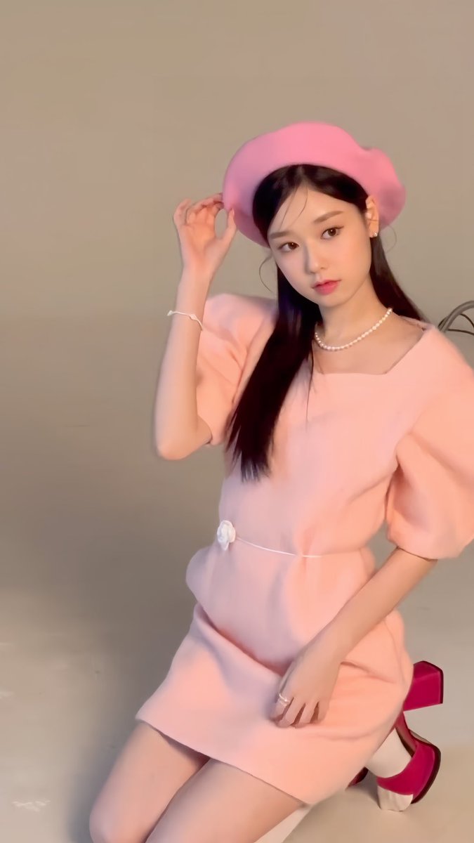 ssyvcc's tweet photo. Pink girl 🩷❤️‍🔥 https://t.co/TwnEPchxIu