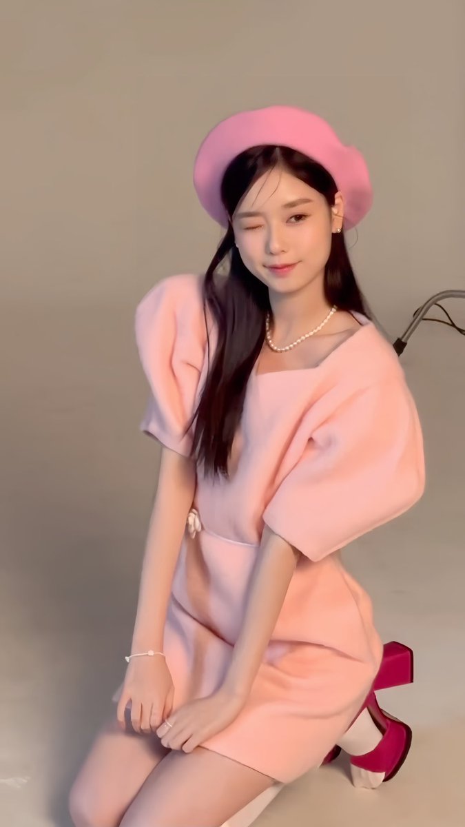 ssyvcc's tweet photo. Pink girl 🩷❤️‍🔥 https://t.co/TwnEPchxIu