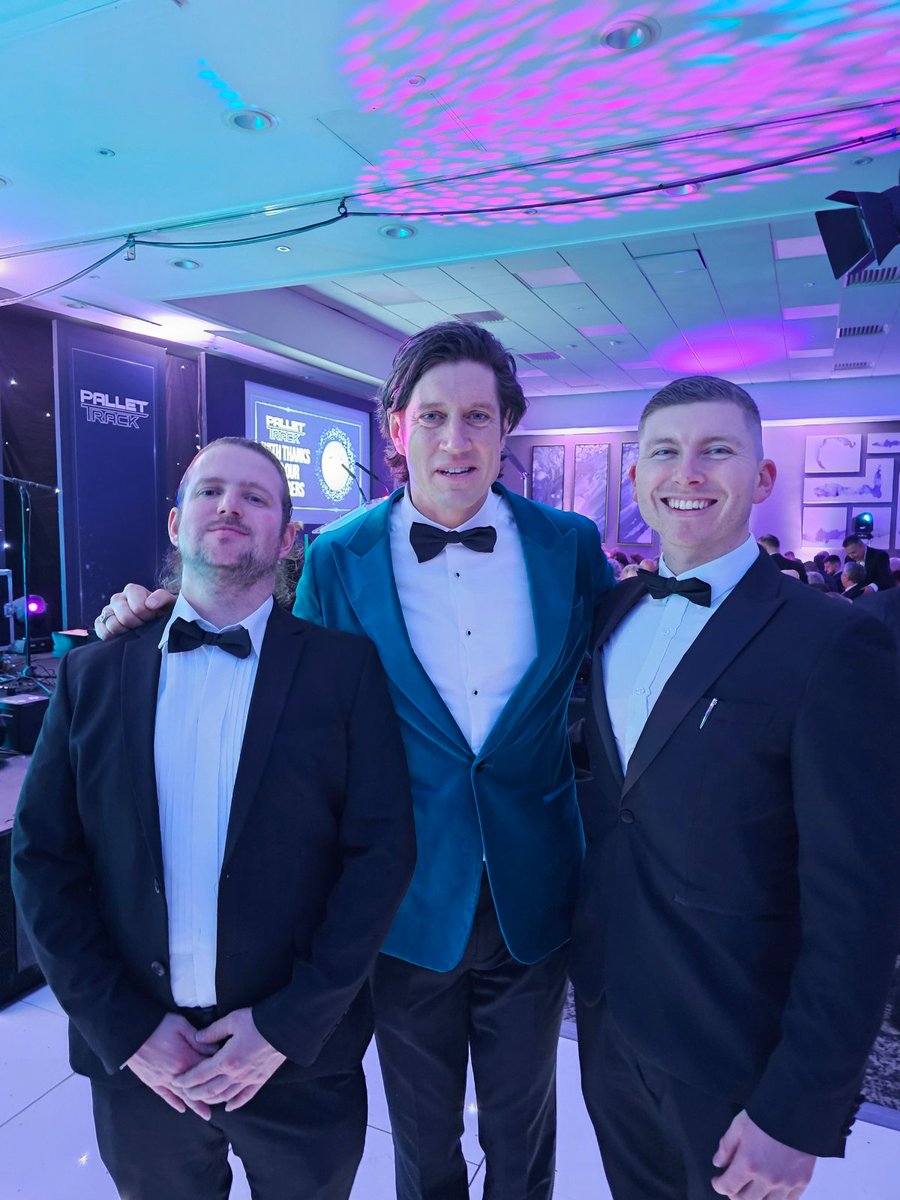 courierlog's tweet photo. Massive shoutout and congratulations to the phenomenal Pallet Track team here at Courier Logistics on achieving the 2023 Pallet Track Platinum Award at the 20th Annual Shareholder Gala! Here's to many more triumphs ahead! 🚚🏅  

@PalletTrack https://t.co/nu5Y8Mb9FB