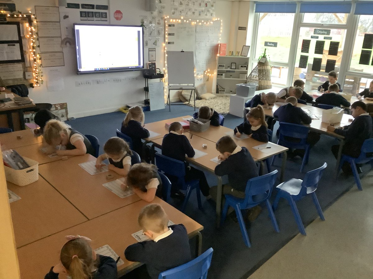 Our favourite time of the day …handwriting! We  find  this  a  really  calming  way  to  come  in  after  lunch  and  the  children  can’t  wait  to  see  which  letter  we  are  practising.  #KineticLettersTPA #Class12TPA