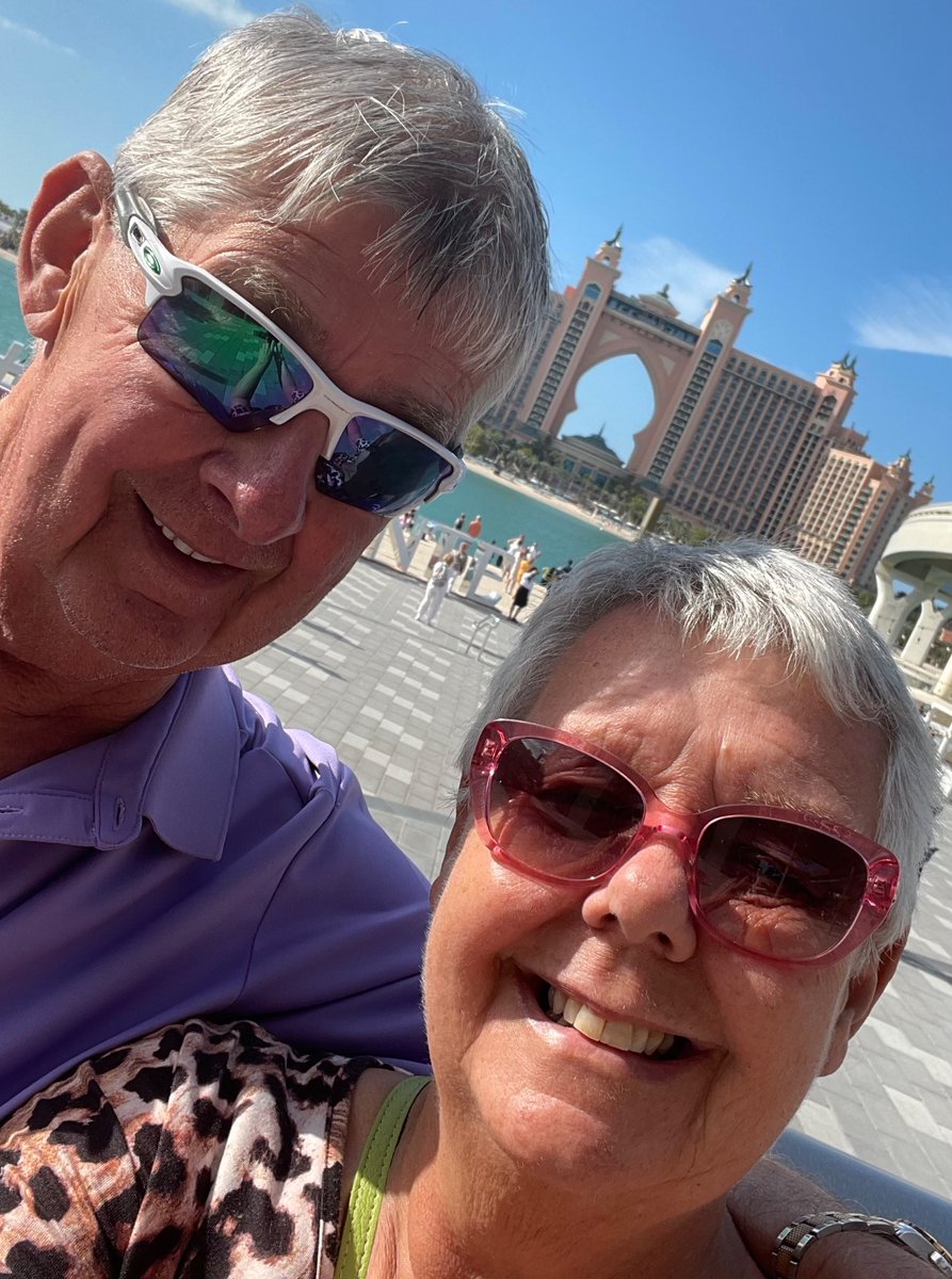 BevThomas252's tweet photo. At The Pointe, Palm Jumeirah, Dubai with @garnwen https://t.co/ucxKS2VRnQ