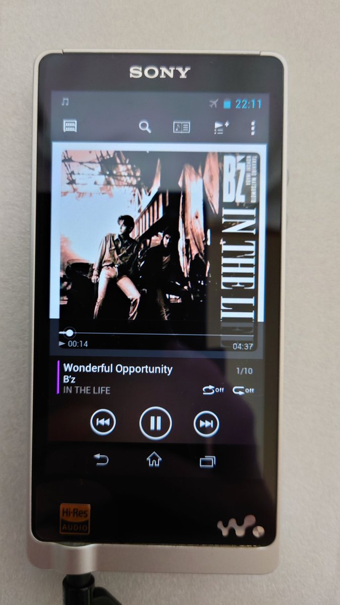 Music_peace_51's tweet photo. B'zの古き良き作品を聴く🎧。
#SONY
#ウォークマン
#NWZX1
#ポタオデ
#Bz https://t.co/FZNg8A8ckV