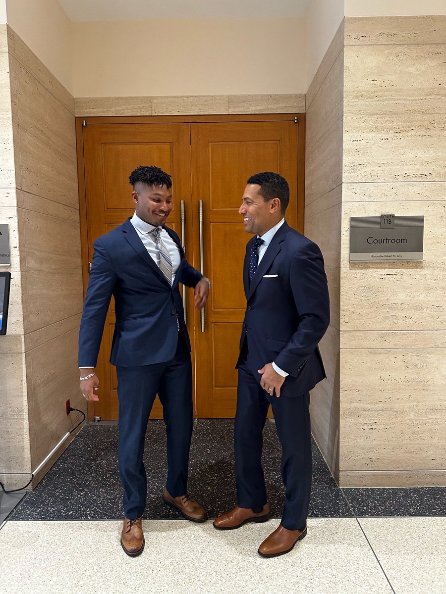 JoeyJacksonEsq's tweet photo. CONGRATS to my son @justin_jackson2  for his Admission to Federal Court  @EDNYnews  Working Together: FABULOUS 😎 Trying Cases Together: AWESOME 🥳 Sponsoring his Admission: PRICELESS 🙏🏾👍🏾
#KeepGoing
#RemainDiligent
#PutClientFirst
#ProudOfYou https://t.co/5blQtn6Evr