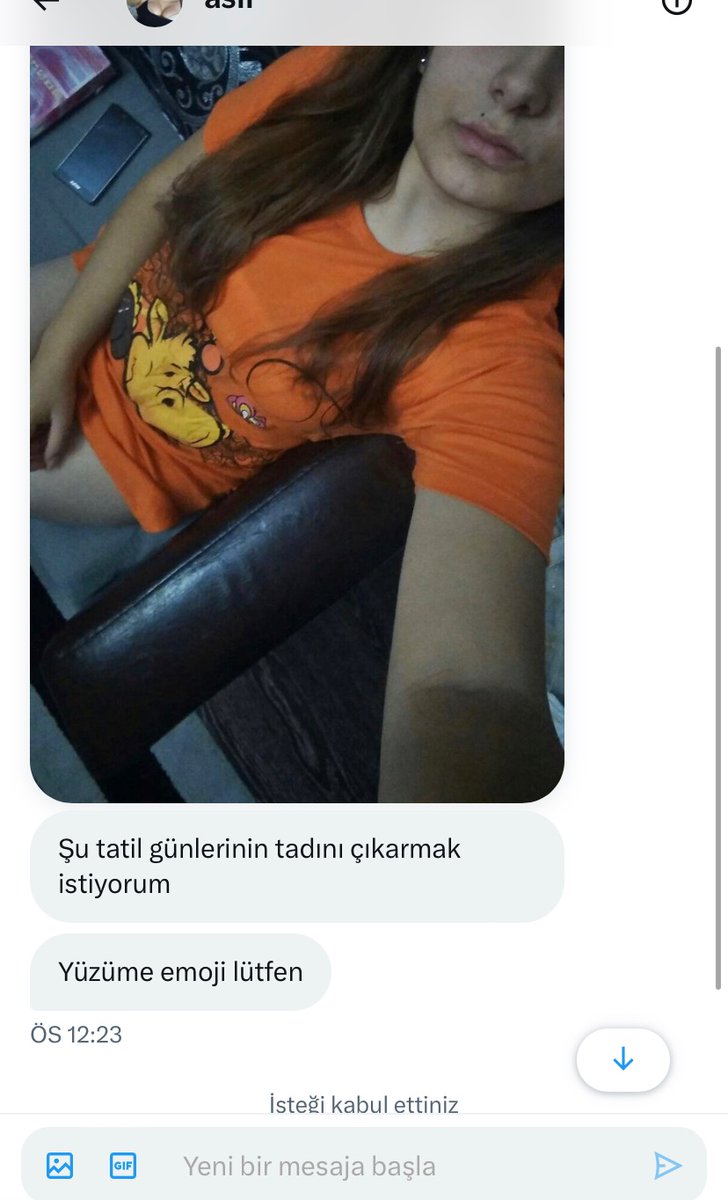 Antalya da üniversite öğrencisiyim, yakışıklı erkek var mı diyor