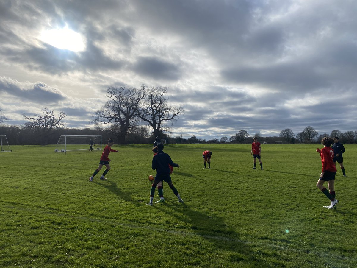 The U13s have arrived at Langley and are warming up ahead of their @isfafootball Bowl semi-final. Updates to follow on here.