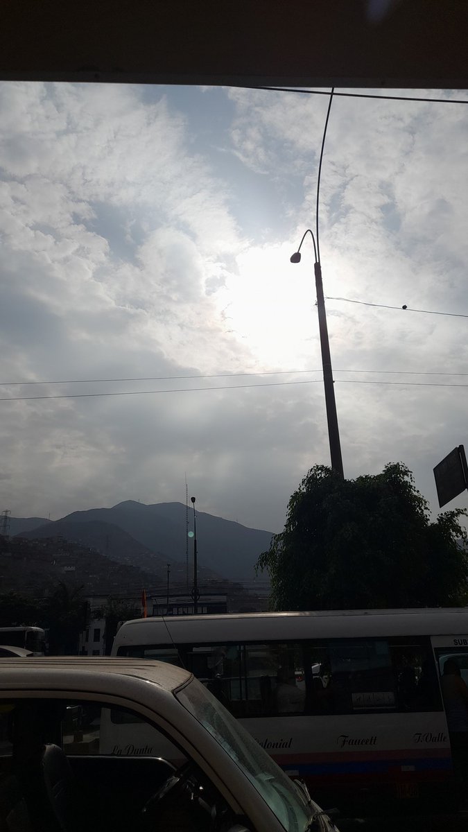 8:24 de la mañana y hay un sol de mrd ☠️