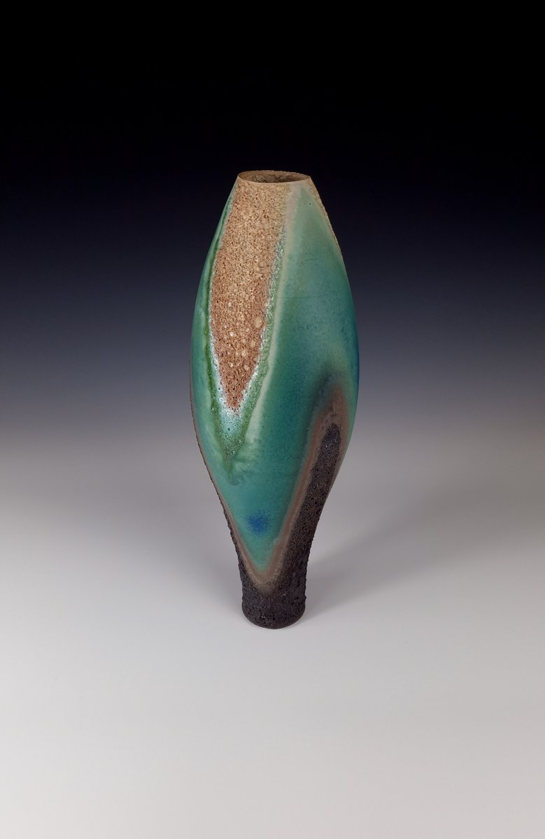 We're introducing you to Jon Bull exhibiting at Celebrating Ceramics @waterperry who creates wheel thrown vessels and forms using volcanic glazes to create coastal and celestial surfaces #MakerMonday #MondayMaker 
#ceramics #celebratingceramics #contemporaryceramics #clayart