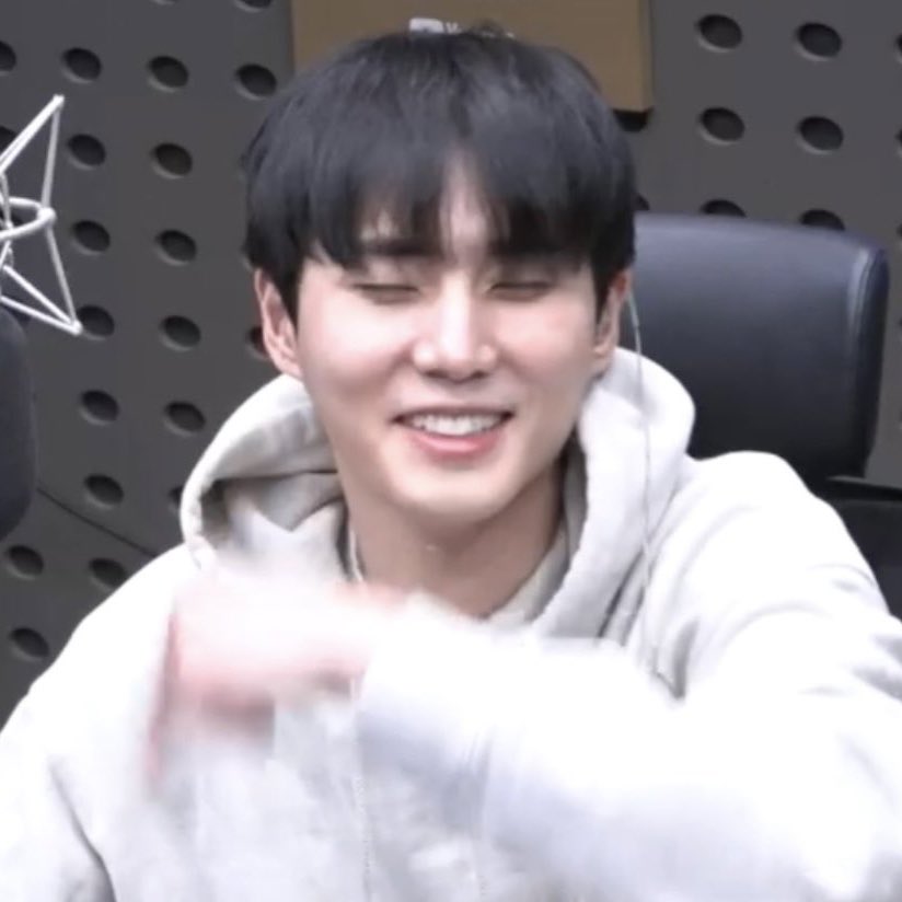 bestsong_yk's tweet image. 생머리 영현이 저요 제발 저요