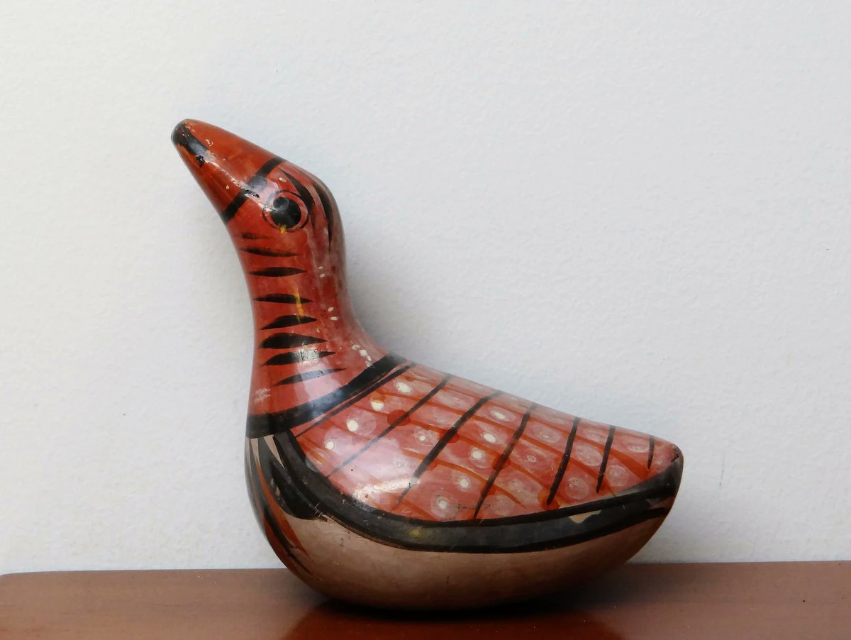 Tonala Vintage Hand Painted Mexican Pottery, Stylized Bird, Handmade #ceramic #duck #homedecor #FestiveEtsyFinds #AmazingFunVintage #etsyfinds #funstuff #giftsforher #birds #decor #vintage #onlineshopping  #wiseshopper  
Available here
 elementsdeco.etsy.com/listing/753974…