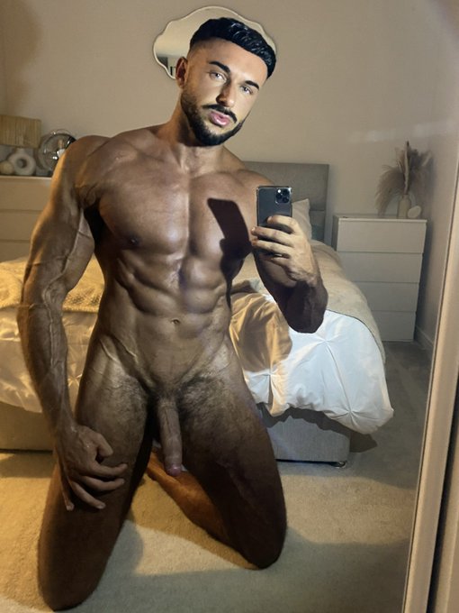 On my knees ready 😈 https://t.co/GY3XlFplSY