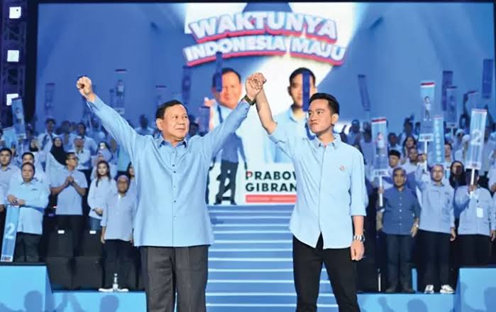 WordUpQuotes's tweet photo. Pilih nomor 02, karena perubahan dimulai dari kita. #BersamaKitaHijrahKe02    . https://t.co/cmm8pqVT4e