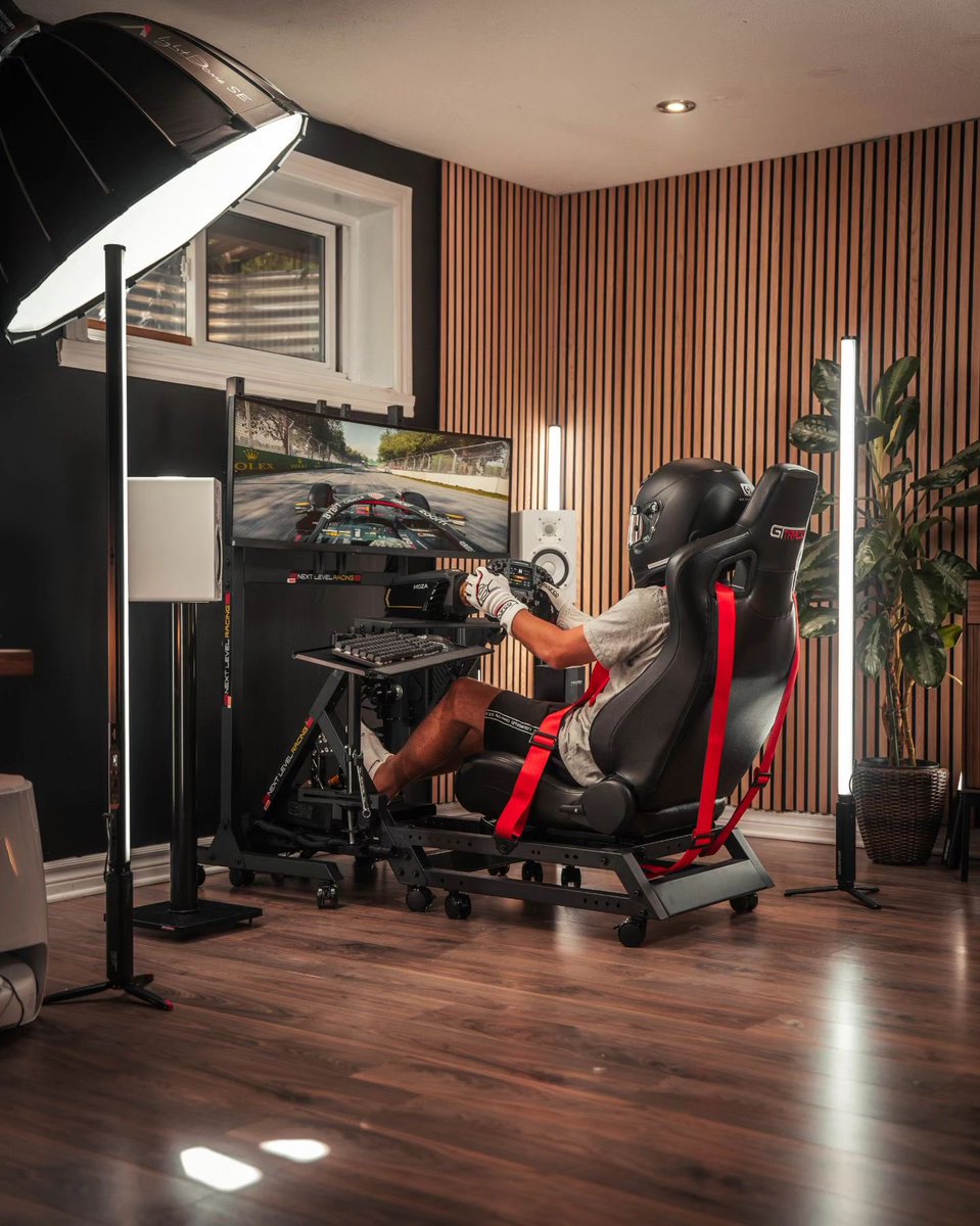 moza_racing's tweet photo. Kick Monday blues to the curb with the turbocharged excitement of the MOZA Racing gear!
📷: @andres_vidoza
#moza #mozaracing #setup #racingsetup #racing #monday #mozar21 #mozafsr #AdrenalineBoost https://t.co/xhMCAYGvfq