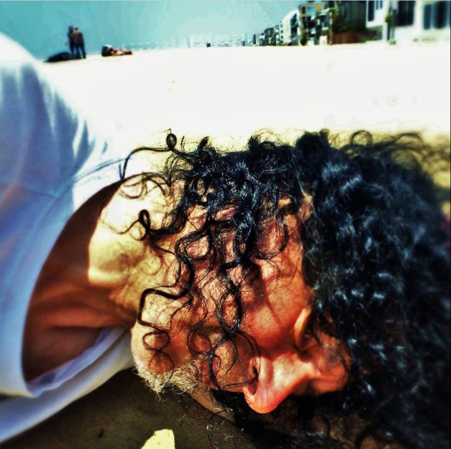 frede_kenter's tweet photo. Los Angeles - Venice Beach-- a home away from home-- a place I go to rest &amp; write &amp; absorb the energy of the Pacific Ocean &amp; the vast city. Be safe, #LosAngelenos. 2nd photo: Joshua Tree (March 2023) after Covid/pneumonia. It helped! #desert #poetics #climatechange #ecopoetics https://t.co/qbrsqV4Drc
